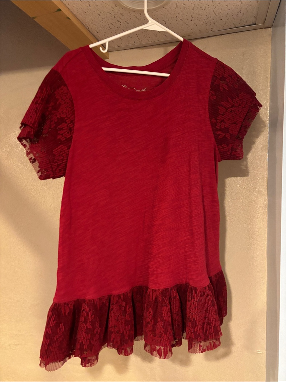 DG2 by Diane Gilman Red Lace Sleeve & Ruffle Hem Top